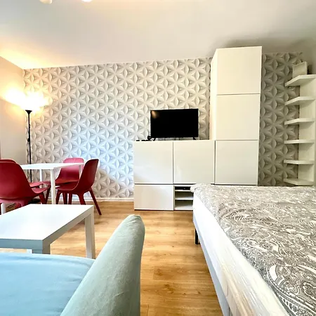 Mieszkanie 865 Z Balkonem & Parking Appartamento *